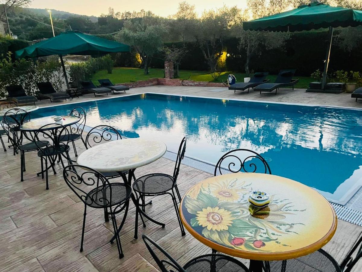 Casa Vacanze Il Cenito กัสเตลลาบาเต ภายนอก รูปภาพ