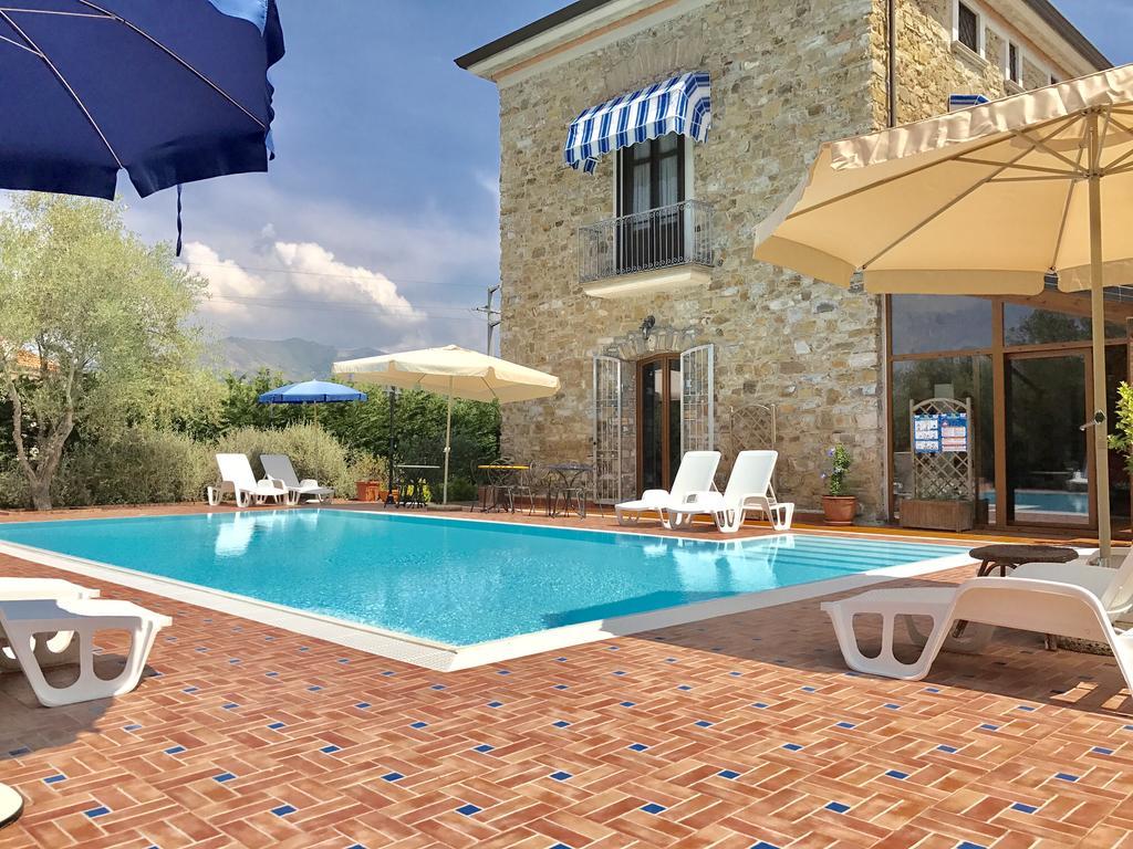 Casa Vacanze Il Cenito กัสเตลลาบาเต ภายนอก รูปภาพ