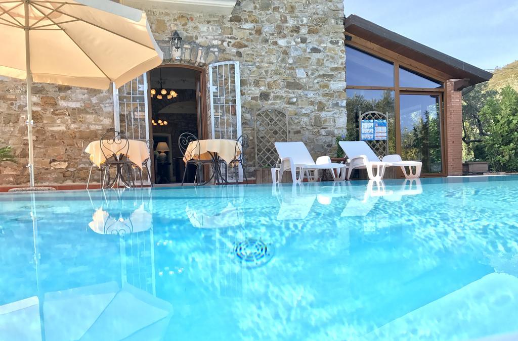 Casa Vacanze Il Cenito กัสเตลลาบาเต ภายนอก รูปภาพ