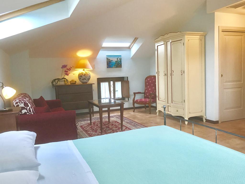 Casa Vacanze Il Cenito กัสเตลลาบาเต ภายนอก รูปภาพ