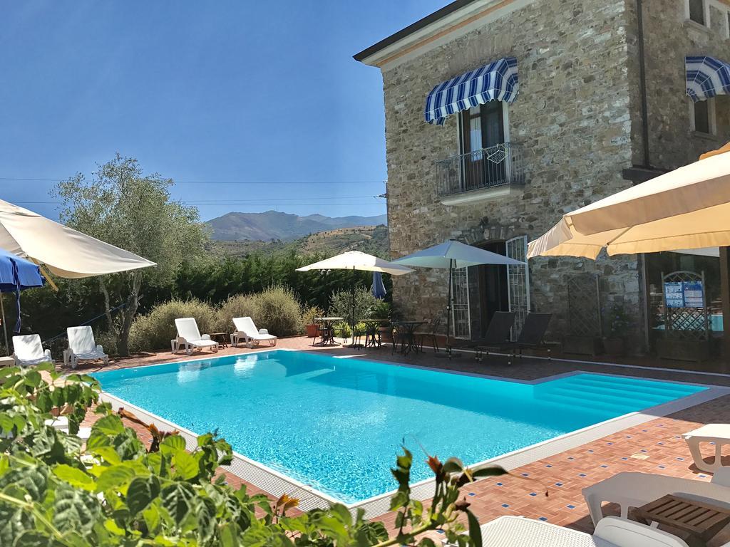 Casa Vacanze Il Cenito กัสเตลลาบาเต ภายนอก รูปภาพ