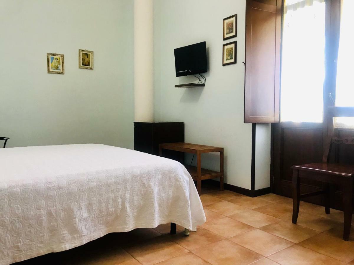 Casa Vacanze Il Cenito กัสเตลลาบาเต ภายนอก รูปภาพ