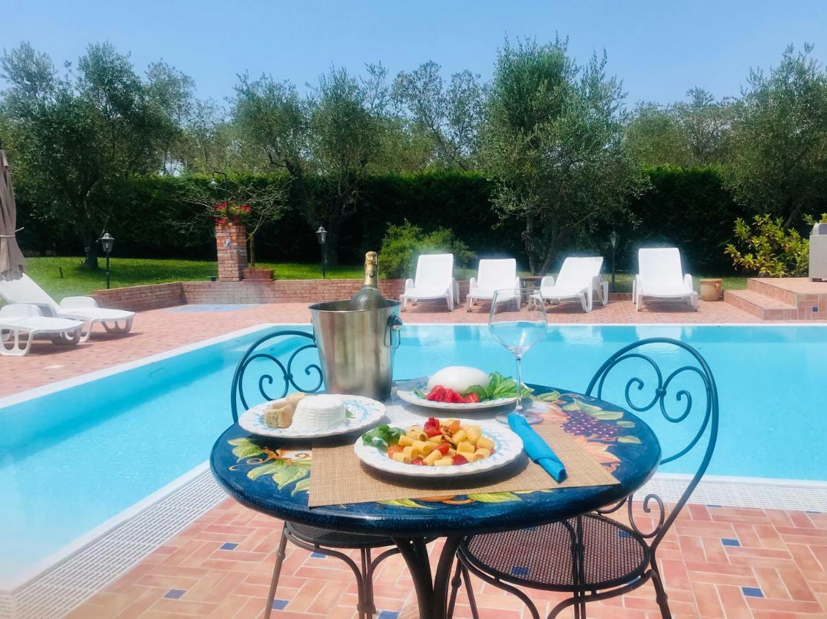Casa Vacanze Il Cenito กัสเตลลาบาเต ภายนอก รูปภาพ